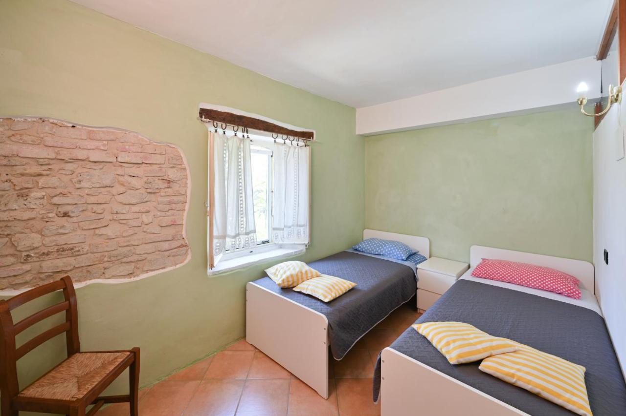 Casale Romani Country Residence Cerreto Castello Extérieur photo